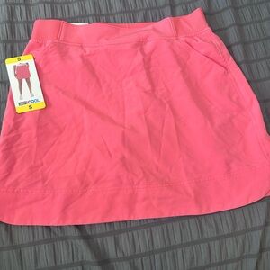 32 Degrees Women's Mini Skirt in Vibrant Pink